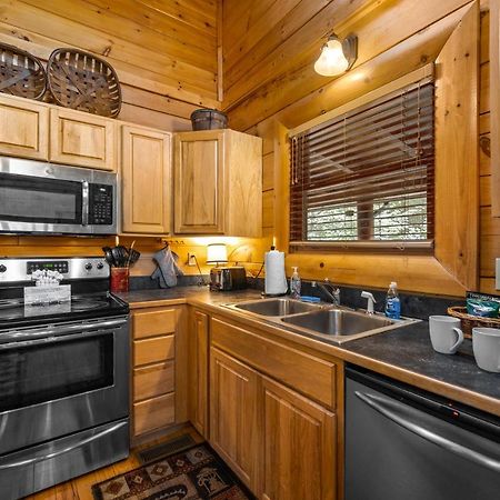 2-Bedroom Cabin With 2 Master Suites, Loft, Half-Bath And Hot Tub In A Serene Resort Setting Sevierville Esterno foto