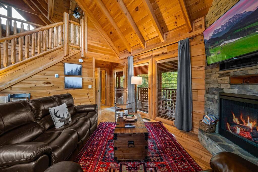 2-Bedroom Cabin With 2 Master Suites, Loft, Half-Bath And Hot Tub In A Serene Resort Setting Sevierville Esterno foto