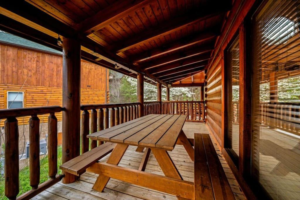 2-Bedroom Cabin With 2 Master Suites, Loft, Half-Bath And Hot Tub In A Serene Resort Setting Sevierville Esterno foto