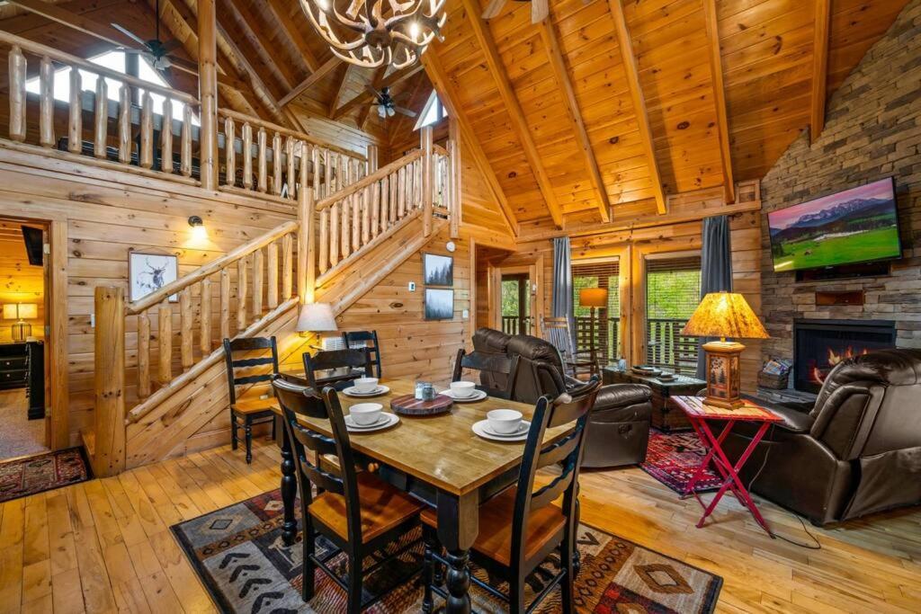 2-Bedroom Cabin With 2 Master Suites, Loft, Half-Bath And Hot Tub In A Serene Resort Setting Sevierville Esterno foto