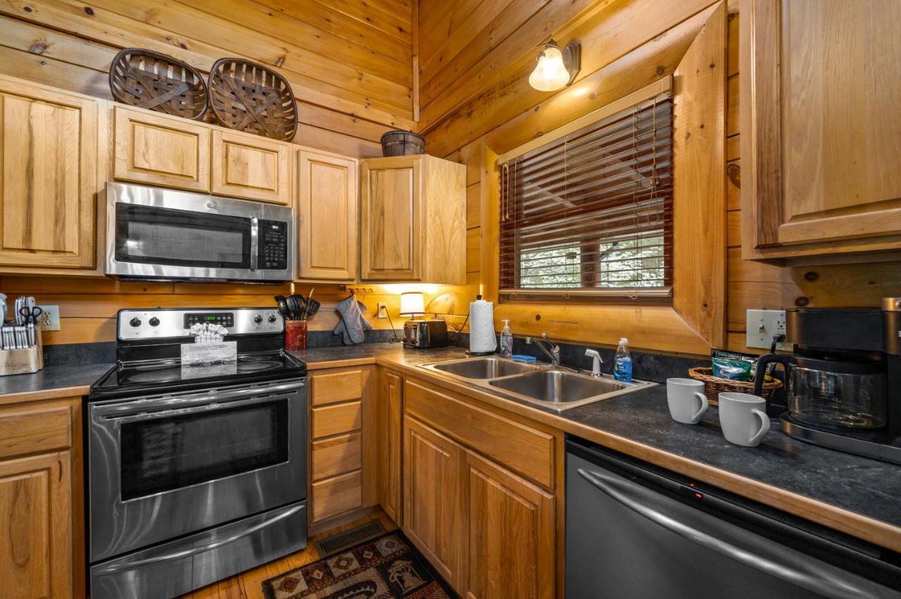 2-Bedroom Cabin With 2 Master Suites, Loft, Half-Bath And Hot Tub In A Serene Resort Setting Sevierville Esterno foto