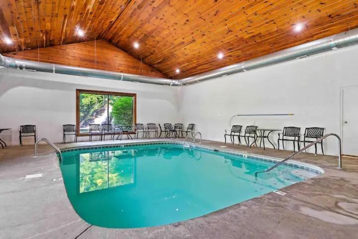 2-Bedroom Cabin With 2 Master Suites, Loft, Half-Bath And Hot Tub In A Serene Resort Setting Sevierville Esterno foto